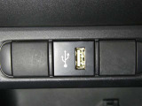 【充電用USB端子】デバイスの充電に便利です。※実際の接続端子は写真で確認or店舗までご気軽にお問合せください♪