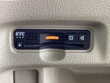 ETC車載器付。ETCが使用可能な道路通行料はキャッシュレスでスマートに走行できます。再セットアップして納車致します。