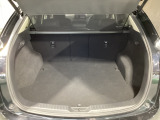 荷室容量も実用面では十分な水準にあり、日常の買い物からご家族での移動、旅行まで幅広く対応できます!特別に広いわけではありませんが、「不足を感じにくい」、バランスが取られているのが特長!