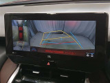 駐車が苦手な方でも安心のバックガイドモニター搭載。 後方の映像をクリアに表示し、ガイドラインで車庫入れや縦列駐車をしっかりサポート。毎日の運転がぐっとラクになります。