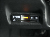 ◆ETC2.0装着◆進化したドライブ体験。料金収受システムだけだったETCが生まれ変わって、高速道路を賢く使うETC2.0に進化しました。多彩な情報サービスが便利で快適なドライブ体験を提供します。