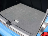 Audi正規ディーラーが高品質をお約束。高度な訓練・教育を受けたAudi専任メカニックが、100項目にもおよぶ精密な点検を実施いたします。すべてをクリアしたAudi車だけが、あなたのお手元に届けられるのです。