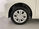 タイヤサイズは 155/65 R14 です。