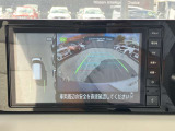 アラウンドビューモニターは4方のカメラで真上から車を見たようにモニターで確認ができる日産の自慢の装備です。是非実際の車で体感してみてください。