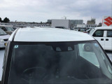 障害物を感知して、衝突の可能性がある場合、運転者へ警告音を発したり、衝突の可能性が高い場合、ブレーキの補助操作を行い、減速して衝突被害を軽減するシステムです。
