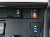 【シートヒーター】寒い日の運転など冷えやすい脚部を快適に温めてくれる。嬉しい機能♪