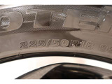 225/50R18    車両装着標準タイヤサイズです。 タイヤのご相談もトヨタモビリティ石川にお任せください
