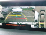 パノラミックビューモニター&バックモニター♪車両の前後左右に搭載した4つのカメラの映像を合成し、車を真上から見ているような映像を表示♪