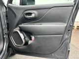 運転席ドア内張です。