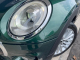 ●LEDヘッドライト:夜間走行時も良好な視界を確保し安心して運転できる高輝度LEDヘッドライトを装備!点灯速度が早く、消費電力も抑えられています。