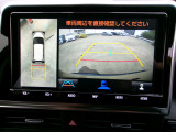 バックカメラの画像です。ガイドラインがスムースな車庫入れをサポートいたします。車庫入れの安心感がアップしますね。