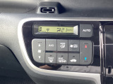 【フルオートエアコン】暑い季節に車内を冷やすだけでなく、除湿機能によりガラスのくもり防止にもなります!温度を設定すればあとはエアコンにお任せです