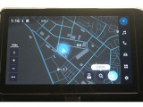 ディスプレイオーディオ(コネクティッドナビ対応)PLUS搭載。T-Connectご契約で2028年10月まで無償で利用できるナビ(期限到来後は有償)と、解約後も利用できる車載ナビが搭載されています。