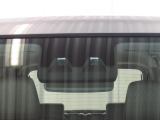 安全装備(現行)スマートアシスト付です。毎日の運転で感じる不安や緊張を減らしヒヤッとするシーンの回避をサポートします。みんなに安全・安心を。