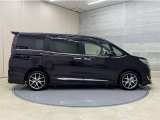 「中古車ハイブリッド保証」付き。ハイブリット機構を無償で保証します。保証期間は初度登録年月から10年目まで、または3年間の長い方。但し累計走行距離が20万km以内。