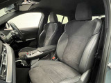 長時間の運転でも疲れにくく、オーナー様の事だけを考えて作成したBMWならではのとっておきのシートです。