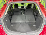 後席を格納すると、これだけの広さが!シーンに合わせたシートアレンジで、大きな荷物も積むことが出来ます♪