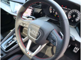 Audi正規ディーラーが高品質をお約束。高度な訓練・教育を受けたAudi専任メカニックが、100項目にもおよぶ精密な点検を実施いたします。すべてをクリアしたAudi車だけが、あなたのお手元に届けられるのです。