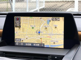 【メーカー純正ナビ】インテリアに溶け込むスタイリッシュな「専用設計」メーカーナビを装備♪視認性や操作性など基本性能にも優れ、より上質なカーライフをお楽しみいただけます。