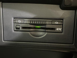【ETC】有料道路を利用する際に料金所で停止することなく通過できる、ETC車載器(ノンストップ自動料金収受システム機器)が装備されています。セットアップを行うことで利用可能になります。
