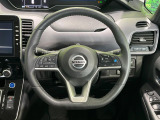 【純正革巻きステアリング】上質な革を使用することで、手にしっかり馴染みとても運転しやすいハンドルです♪