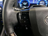 ステアリング左側のスイッチになります。オーディオの操作が手元でできますので運転の妨げにならないので安心して運転できます。