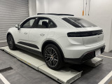 オプション:コンフォートシート(フロント、14way電動調節)、プライバシーガラス