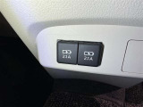 充電用USB端子付き。スマートフォンなどの充電に便利です。
