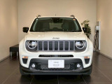 【フロントグリル】7スロットルグリルはJeep伝統の証です。SUVのみにこだわり続けている伝統あるJeep車へお乗り頂いてみてはいかがですか?