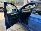 また、BMW正規認定中古車は、エマージェンシーサービスが自動付帯。24時間365日、皆様のカーライフをサポート致します。確かな安心のうえで、「駆けぬける歓び」をご堪能ください。