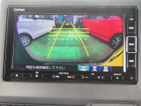 ギヤをRに入れるとナビの画面に後ろの映像が映るリヤカメラ付!後退時の安全確認やコンディションの悪い視界でもカラーバックモニターがドライバーをサポート☆☆☆