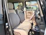 運転席シート廻りは使用感も少なく、良好な状態となっています。前オーナー様が丁寧に使っていたことがよくわかりますね。