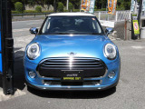 人気のミニクーパーが、F56モデル第3世代で、ターボで、純正ナビで、フルセグTVで、バックカメラで、Bluetoothで、ドライブレコーダーで、ETCで、禁煙車で車検2年整備付きで驚きの価格^^