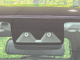 【スマートアシスト】走行中に前方の車両等を認識し、衝突しそうな時は警報とブレーキで衝突回避と被害軽減をアシスト。より安全にドライブをお楽しみいただけます。