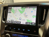 純正ナビを装備。タッチパネル式で使いやすく、お出かけもラクラクです。