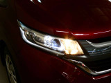 LEDヘッドライトです。デザイン性がよくとても明るいので、夜間の走行や悪天候でも安心です。しかも長寿命!