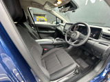 【ゆったりと運転してください】足元空間も広く、スムーズに乗り降りもいただけます♪