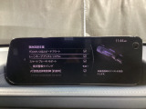 カメラが車線を認識してはみ出しそうになるとステアリングアシストが介入するレーン・キープ・アシストシステムを装備しております。お好みで作動・非作動の設定も可能です。