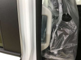 乗り降りの補助になるアシストグリップを装備