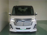 明度の高いLEDヘッドライトで、夜間の運転も安心です。
