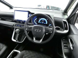 【運転席】運転席周りの画像です。プロの手で隅々までクリーニングしています。ご来店いただき実際に見てみてくださいね☆