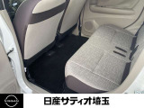 後席も広々していますので、海や山への行楽時も室内で快適に過ごせます!