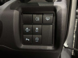 コーナーセンサーを車の前後に装備。障害物までの距離に応じて警告音を変えてお知らせ。縦列駐車時や駐車場・車庫などでの取り回しをサポートします。詳細は販売店スタッフまでおたずねください。
