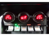 ★運転席と助手席でそれぞれお好みに合わせて温度設定が行えるフルオートエアコンです。外気温や室温、日射量を感知し、吹き出し温度、風量を緻密に制御します