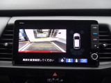 バックカメラの画像です。ガイドラインがスムースな車庫入れをサポートいたします!車庫入れの安心感がアップしますね☆