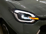 LEDヘッドライトです。デザイン性がよくとても明るいので、夜間の走行や悪天候でも安心です。しかも長寿命!
