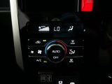 「オートエアコン」が付いています。1年中快適な室内を提供!車内温度を設定すると、風量を自動で調節してくれます。