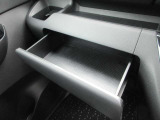 様々な箇所に収納に便利なBOXが付いて便利です