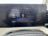 【走行距離 1,375km!】 視認性の良いメーターパネルデザインです。ディスプレイに各種の情報、設定画面が見やすく表示されます。