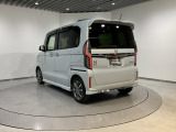 ご納車までの期間ですが、県内のお客様は1、2週間、県外のお客様は2、3週間ほどでご納車が可能となります。但し、書類の状況によっては多少の前後もありますので、その際には何卒ご了承下さい。